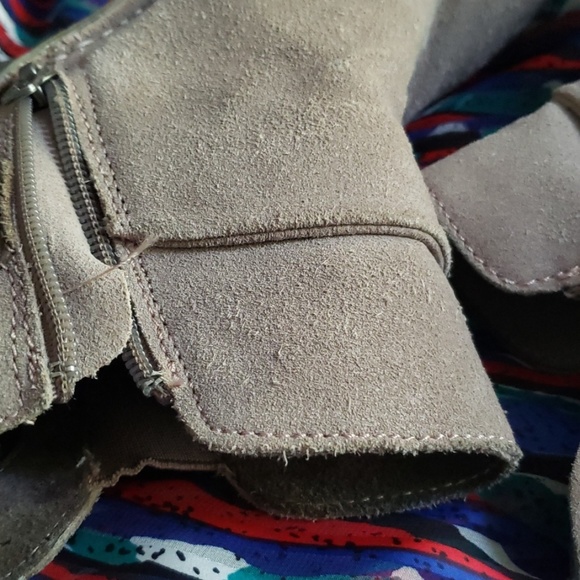 OTBT khaki suede wedge booties size 7 - Picture 2 of 5